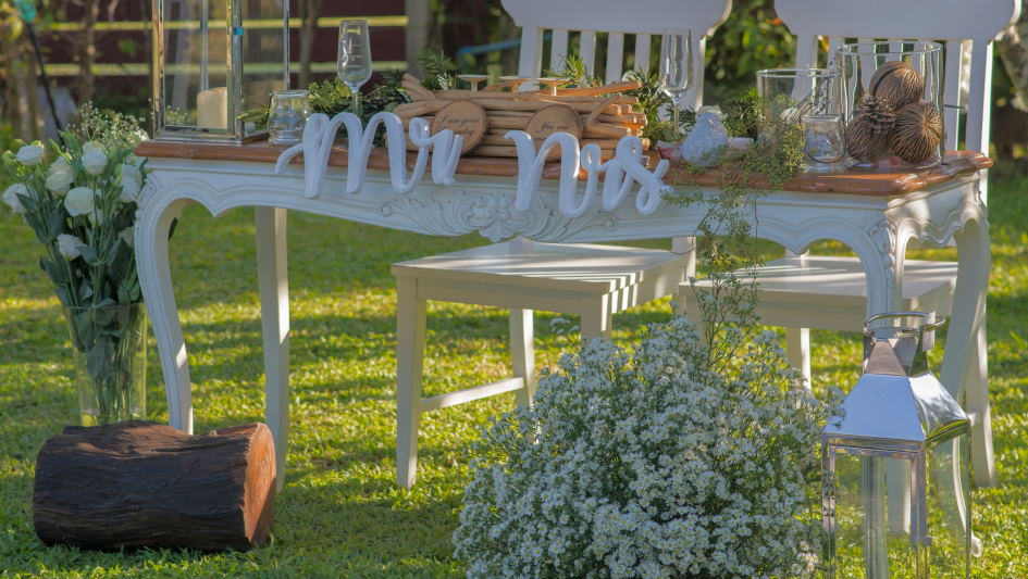 DIY Wedding Decorations Ideas That Will Save You Money